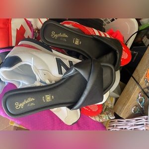 Black cloud leather seychelles flats